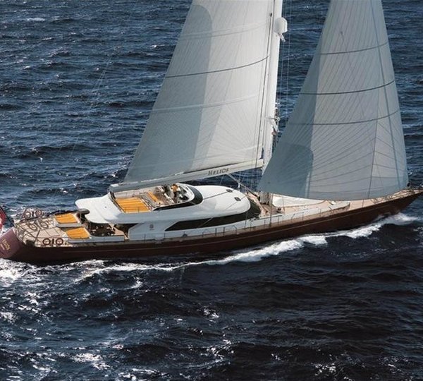 Yacht HELIOS, Perini Navi | CHARTERWORLD Luxury Superyacht Charters